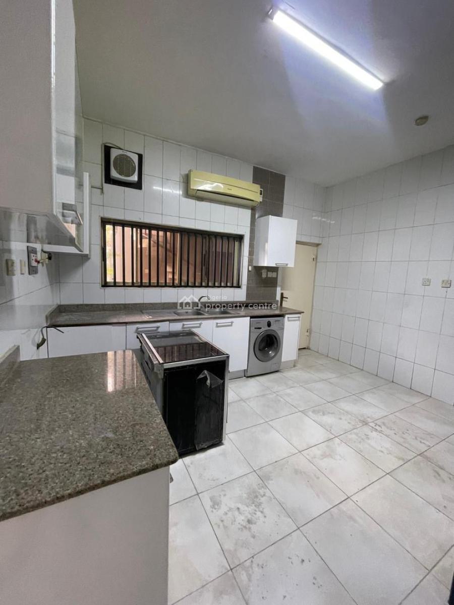 3 Bedroom Apartment with Bq, Lekki Phase 1, Lekki, Lagos, Flat / Apartment for Rent