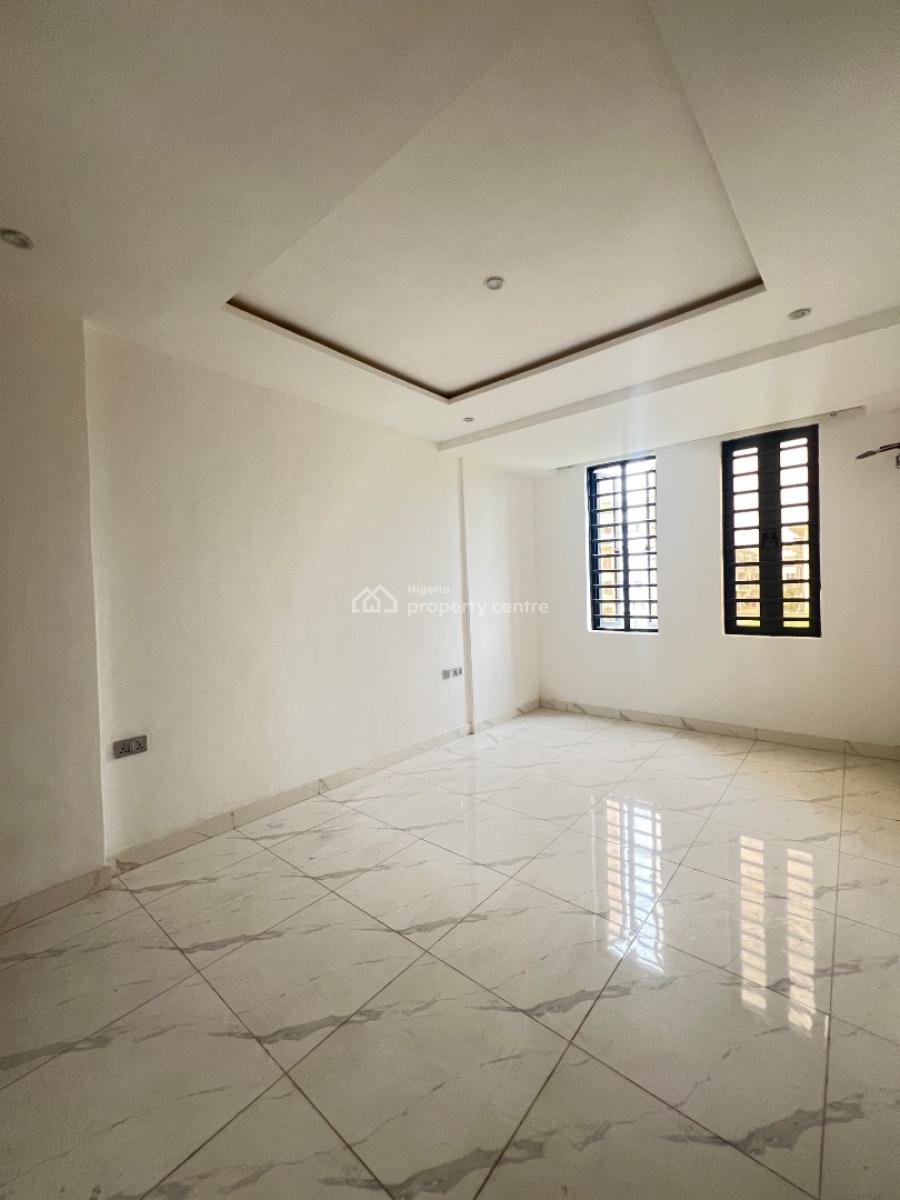 Contemporary 2 Bedroom Apartment Suitable for Investment, Lekki Phase 1 Spring Bay Estate, Lekki Phase 1, Lekki, Lagos, Block of Flats for Sale