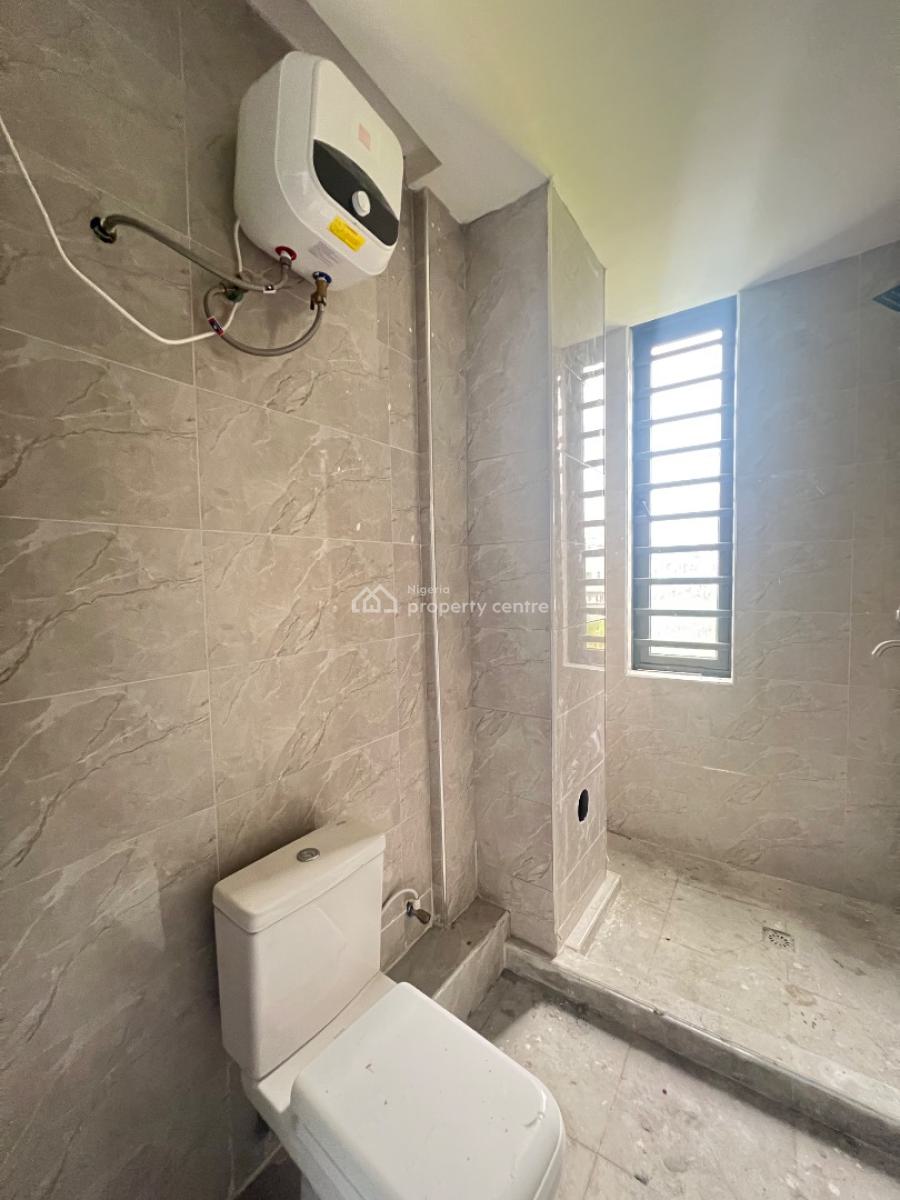 Contemporary 2 Bedroom Apartment Suitable for Investment, Lekki Phase 1 Spring Bay Estate, Lekki Phase 1, Lekki, Lagos, Block of Flats for Sale