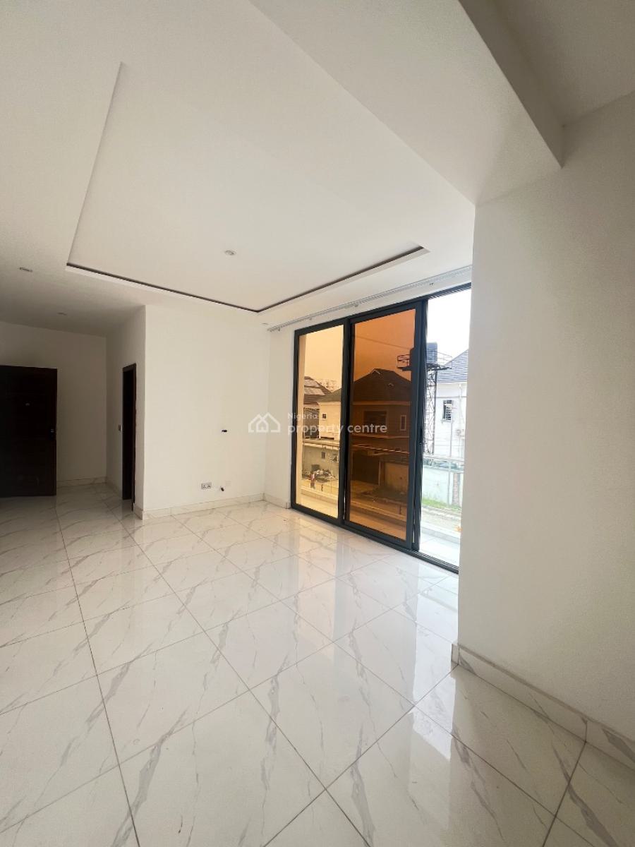 Contemporary 2 Bedroom Apartment Suitable for Investment, Lekki Phase 1 Spring Bay Estate, Lekki Phase 1, Lekki, Lagos, Block of Flats for Sale