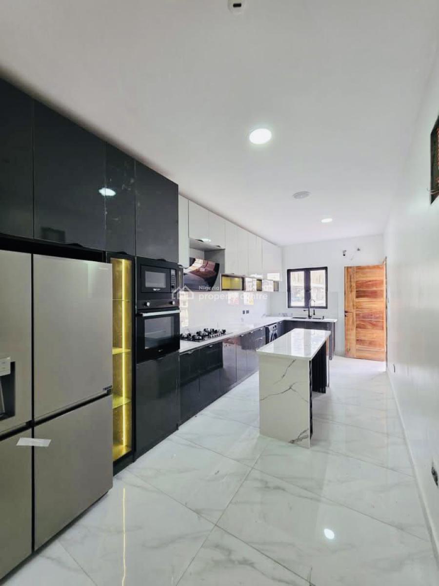 Well Built & Very Spacious 2 Bedroom Apartment  with Bq, Gym & Pool, Lekki Phase 1, Lekki, Lagos, Flat / Apartment for Sale