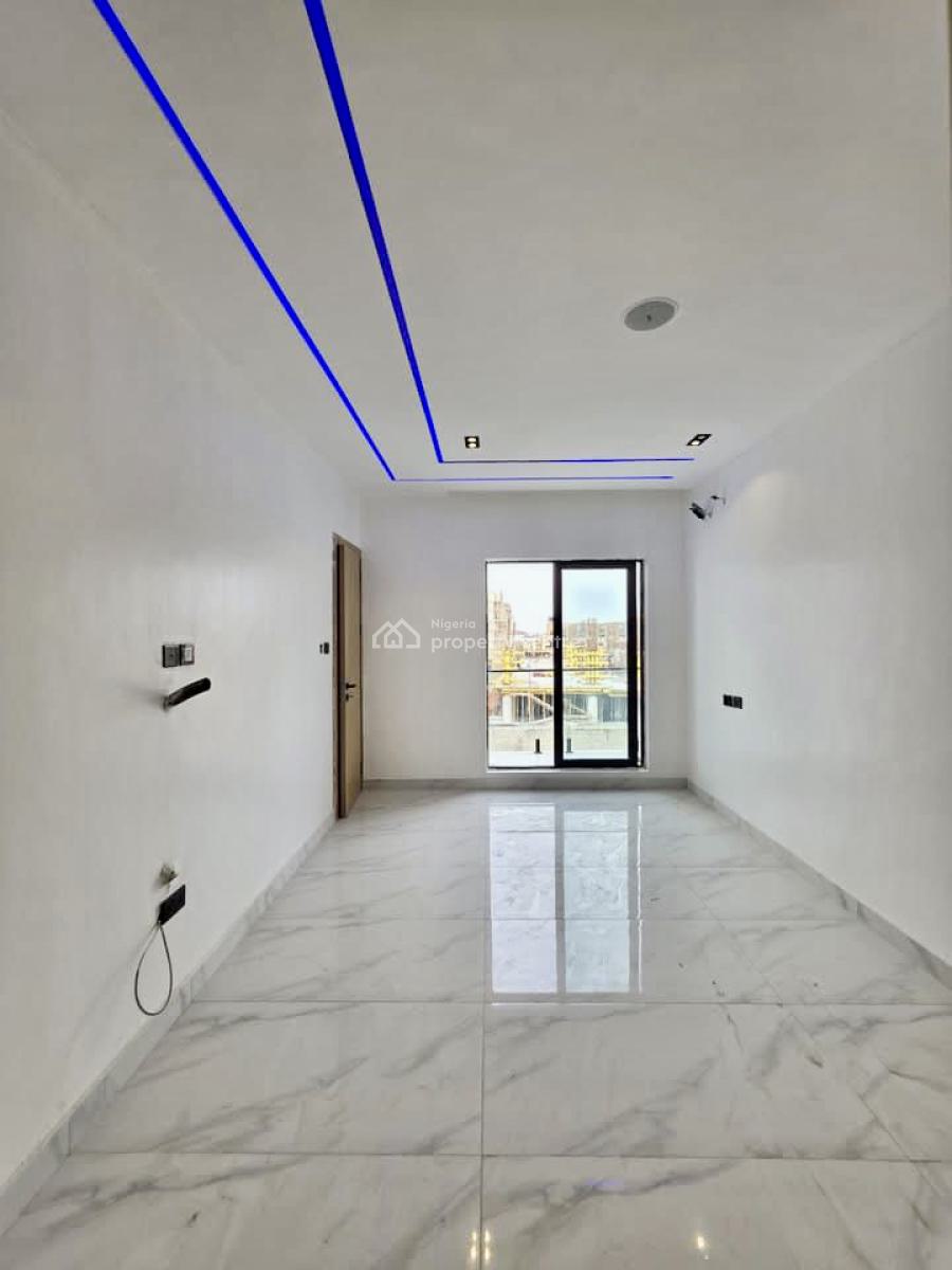 Well Built & Very Spacious 2 Bedroom Apartment  with Bq, Gym & Pool, Lekki Phase 1, Lekki, Lagos, Flat / Apartment for Sale