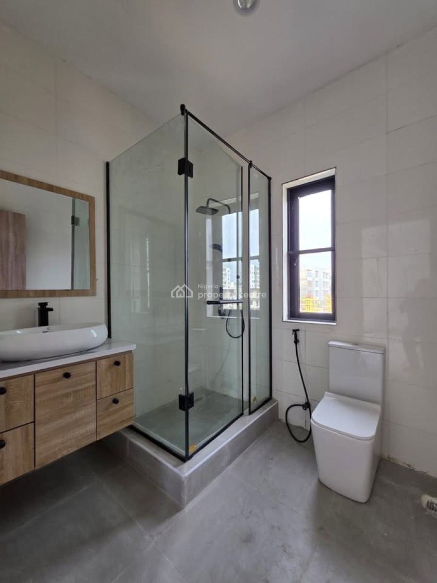 Well Built & Very Spacious 2 Bedroom Apartment  with Bq, Gym & Pool, Lekki Phase 1, Lekki, Lagos, Flat / Apartment for Sale