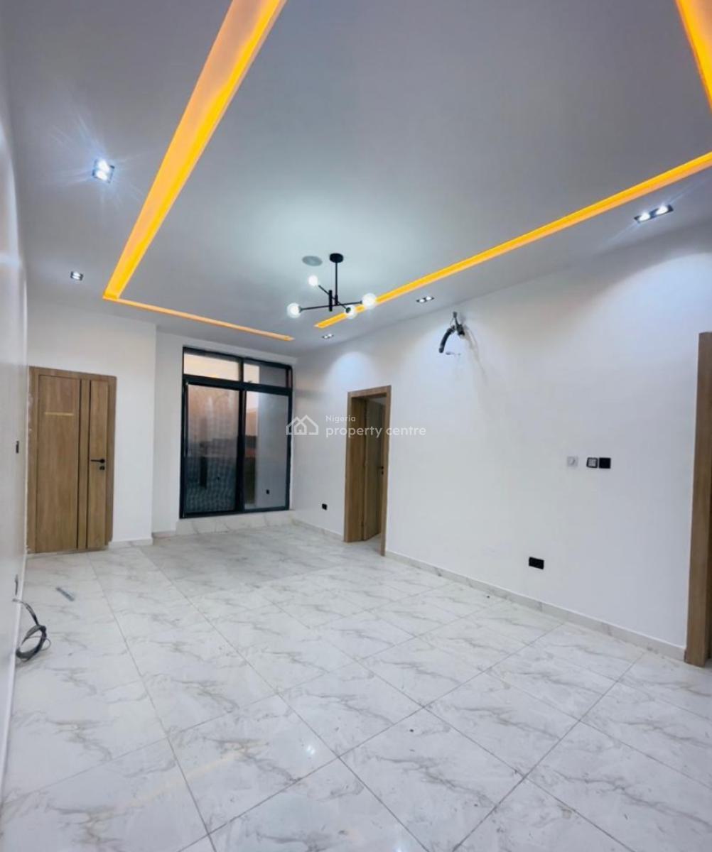 Luxurious 2 Bedrooms, Ologolo, Lekki, Lagos, Block of Flats for Sale