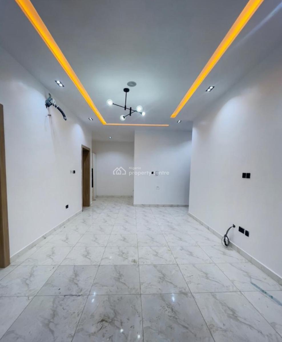 Luxurious 2 Bedrooms, Ologolo, Lekki, Lagos, Block of Flats for Sale