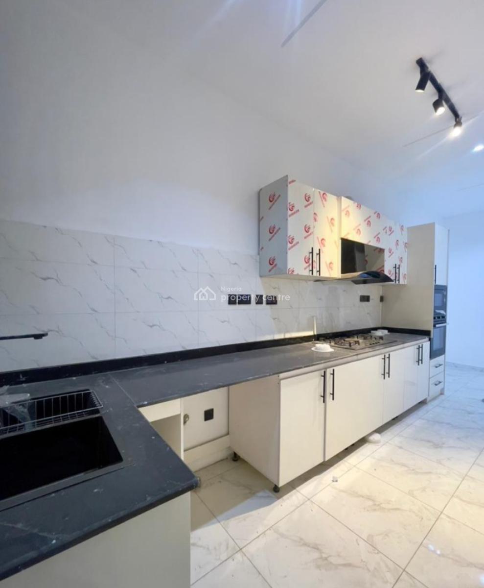 Luxurious 2 Bedrooms, Ologolo, Lekki, Lagos, Block of Flats for Sale