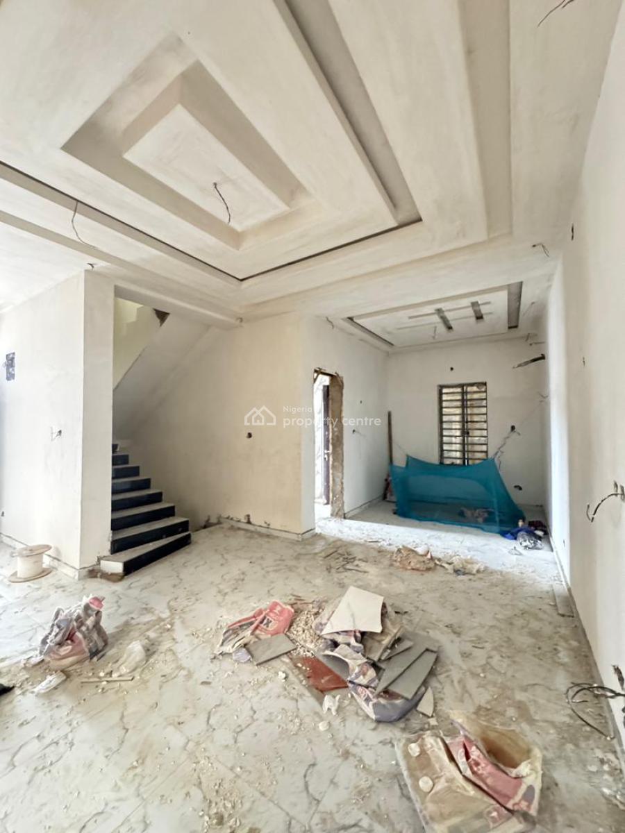 Well Built 4 Bed Semi Detached Duplex    Location: Ebute Metta Yaba, Ebute Metta, Yaba, Lagos, Semi-detached Duplex for Sale