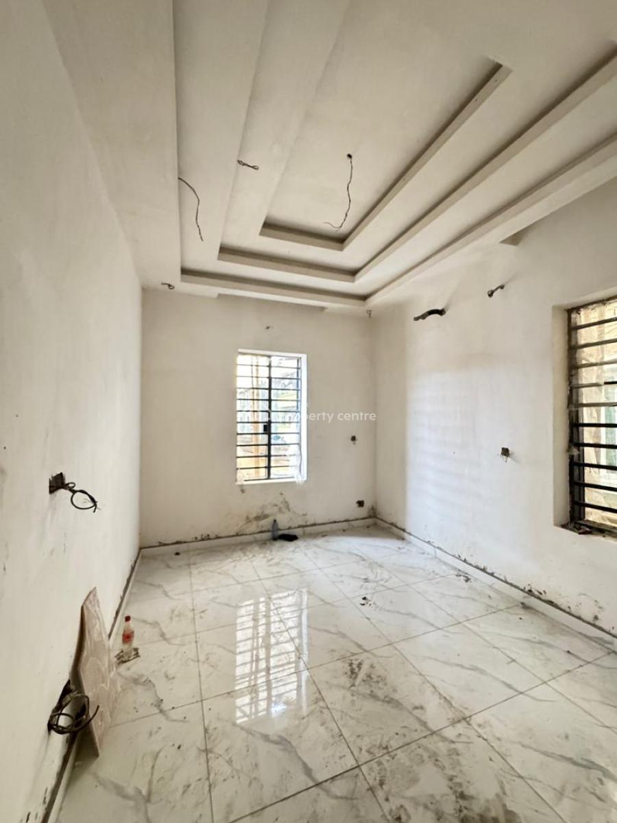 Well Built 4 Bed Semi Detached Duplex    Location: Ebute Metta Yaba, Ebute Metta, Yaba, Lagos, Semi-detached Duplex for Sale