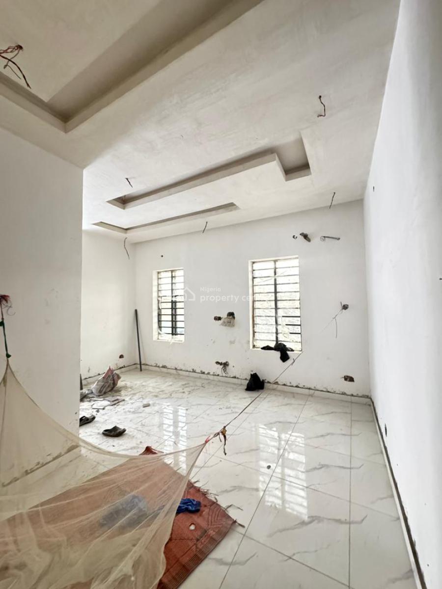 Well Built 4 Bed Semi Detached Duplex    Location: Ebute Metta Yaba, Ebute Metta, Yaba, Lagos, Semi-detached Duplex for Sale