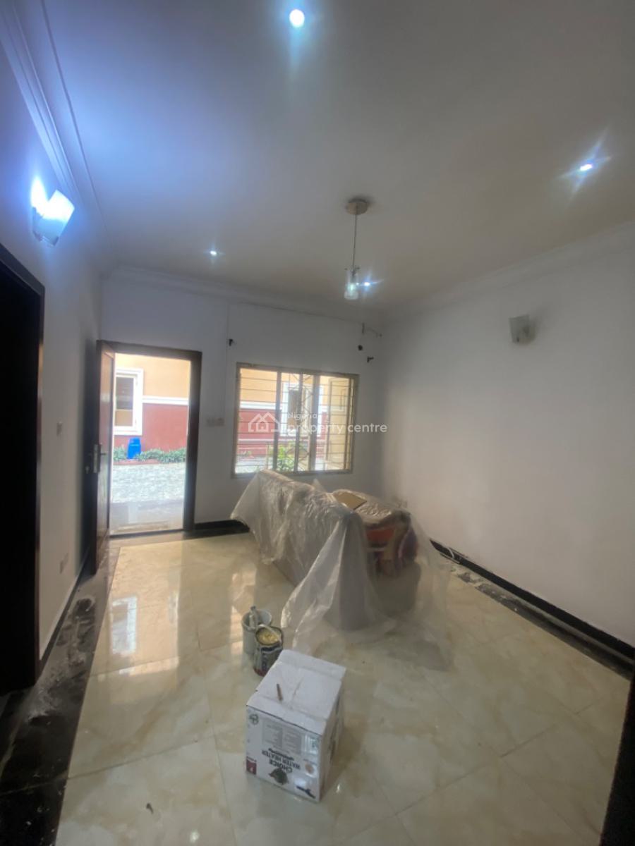 Newly Renovated Spacious Serviced Room and Parlor Mini, Off New Market Road, Oniru, Victoria Island (vi), Lagos, Mini Flat (room and Parlour) for Rent