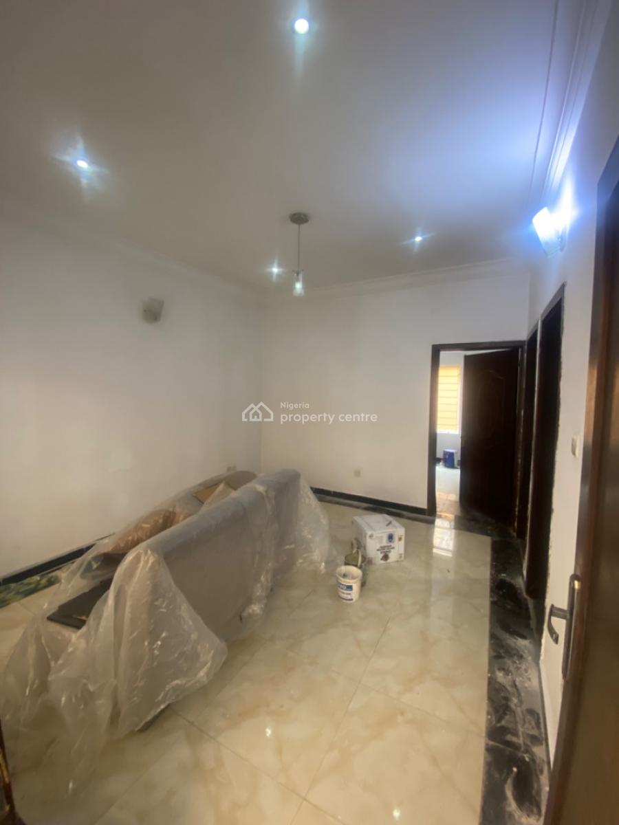 Newly Renovated Spacious Serviced Room and Parlor Mini, Off New Market Road, Oniru, Victoria Island (vi), Lagos, Mini Flat (room and Parlour) for Rent