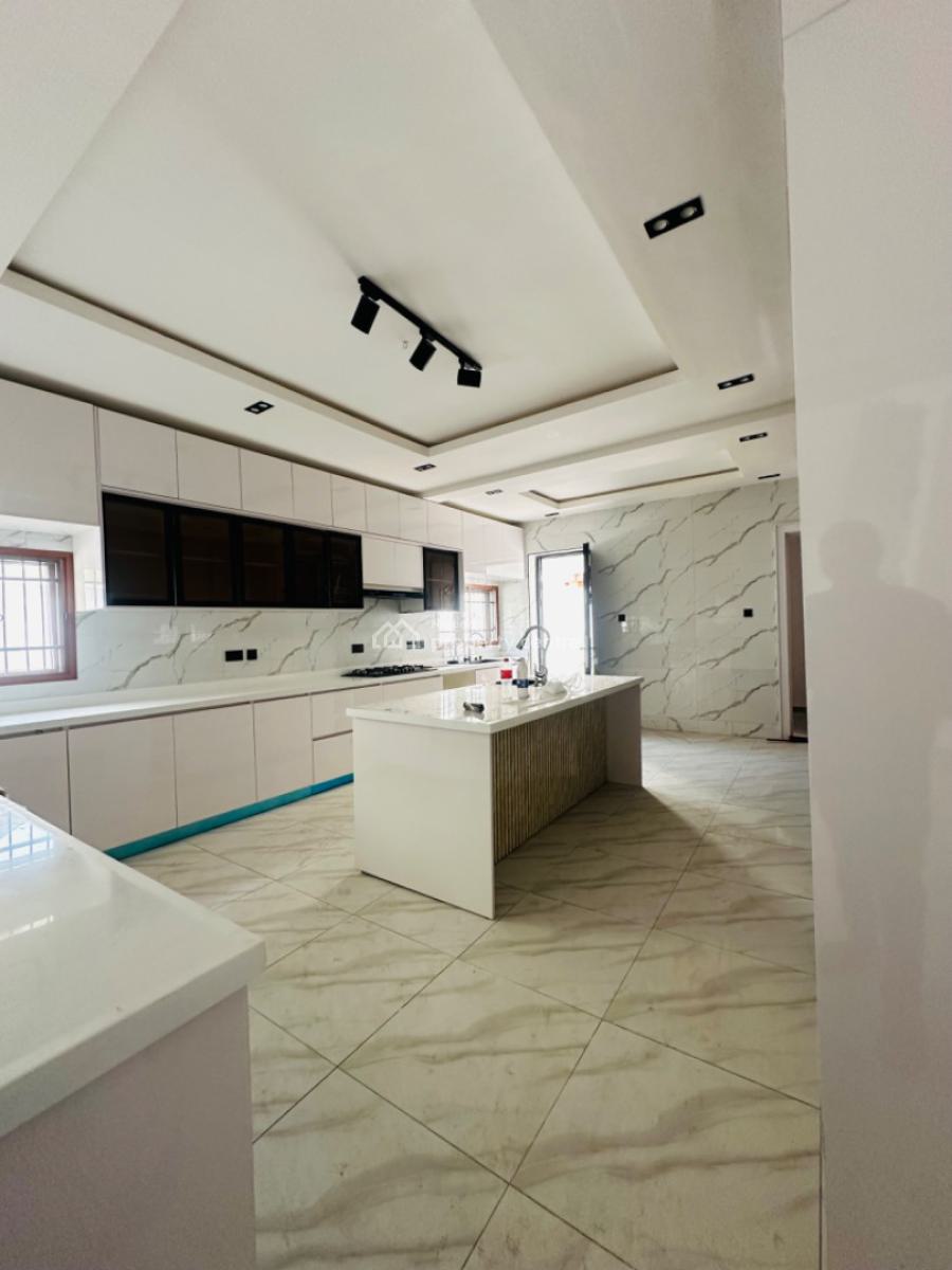 Spaciously Built 6 Bedroom Fully Detached Duplex with a Pool & Gateman, Ikeja Gra, Ikeja, Lagos, Detached Duplex for Sale