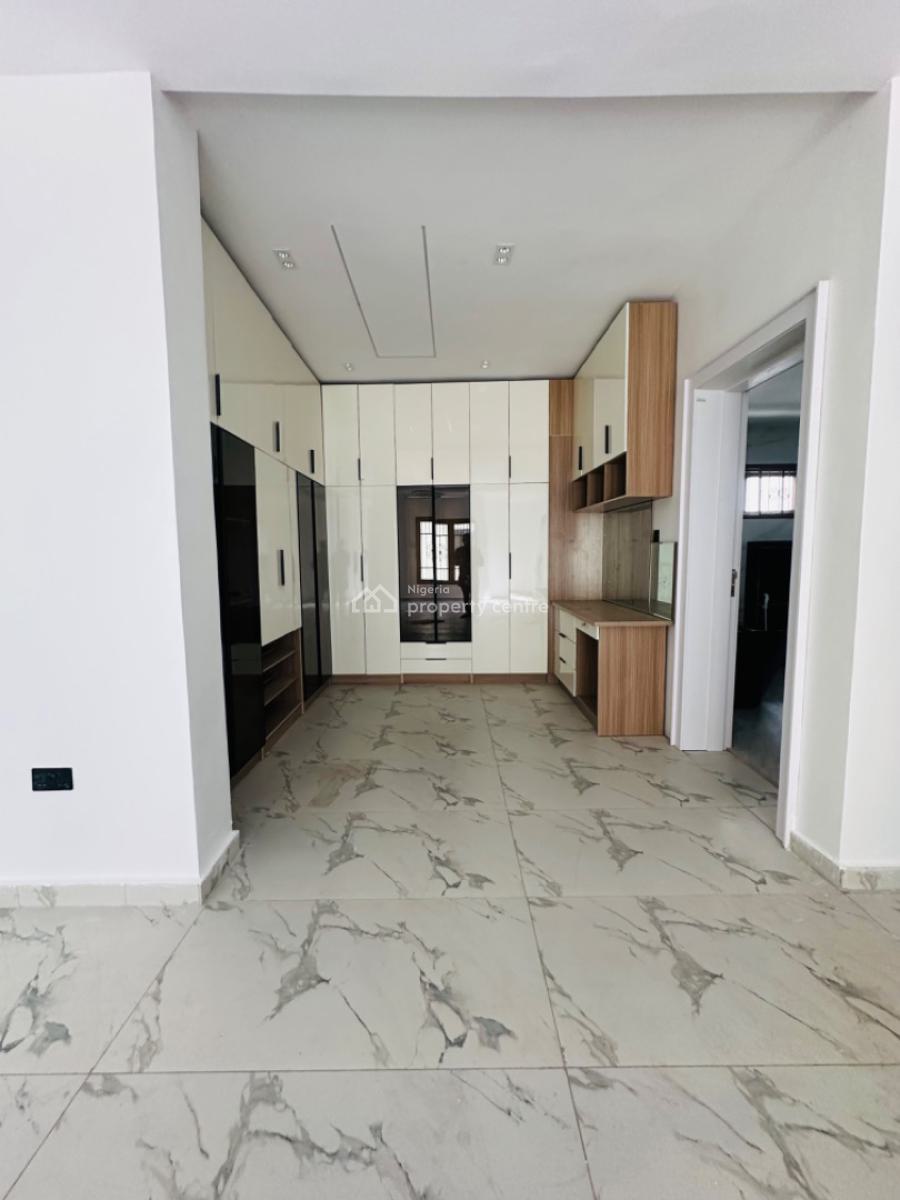 Spaciously Built 6 Bedroom Fully Detached Duplex with a Pool & Gateman, Ikeja Gra, Ikeja, Lagos, Detached Duplex for Sale