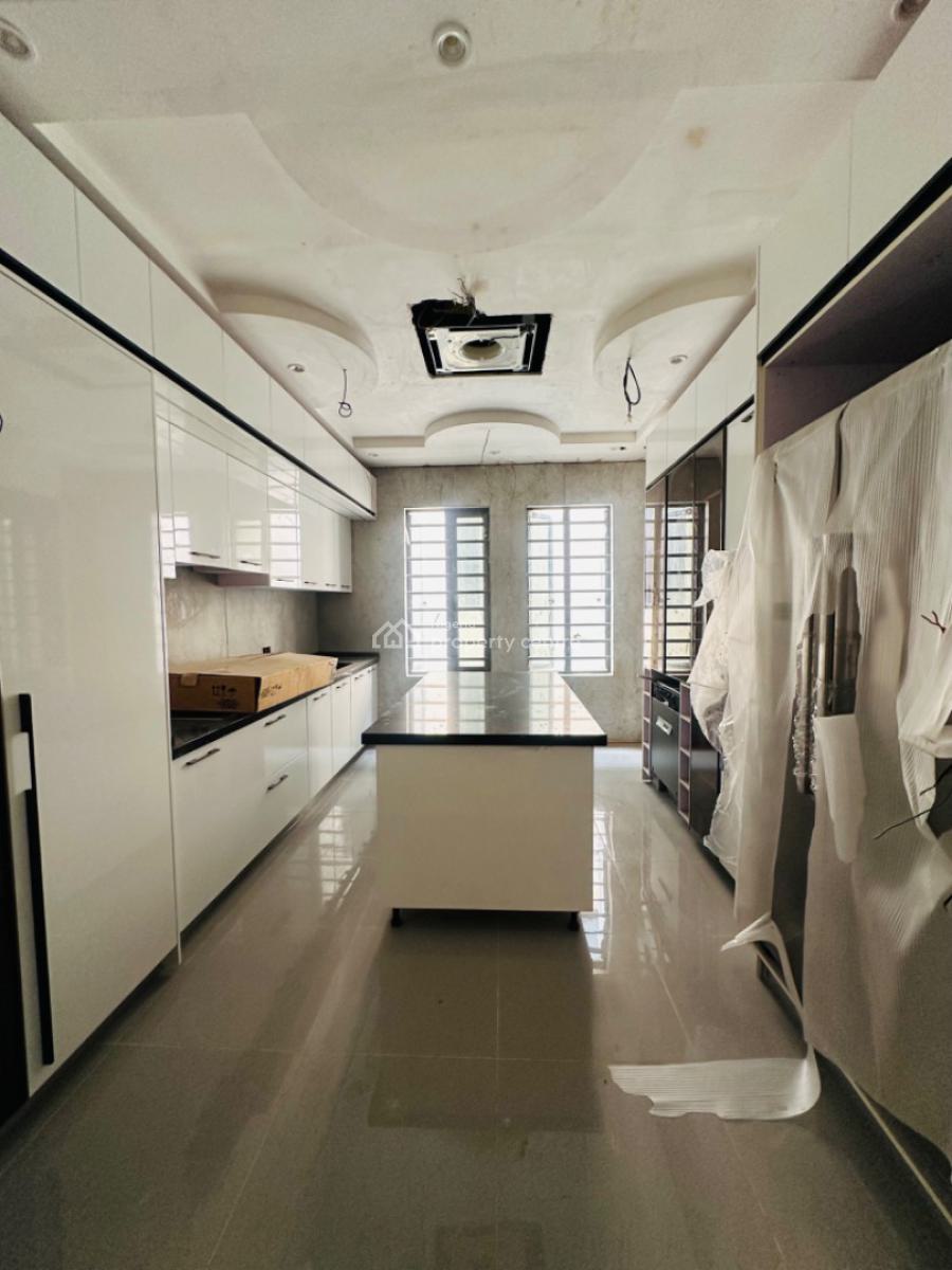 Spaciously Built 5 Bedroom Semi Detached with an Elevator, Ikeja Gra, Ikeja, Lagos, Semi-detached Duplex for Sale