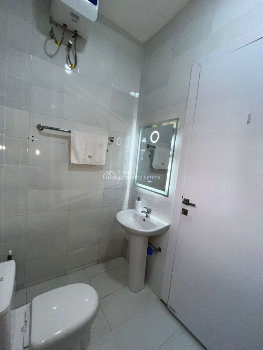 Super Cozy 3 Bedroom Apartment, Lord Jesus Estate, Right Next to Glowfield Schools Along Chevron Alter, Lekki Phase 2, Lekki, Lagos, Terraced Bungalow Short Let