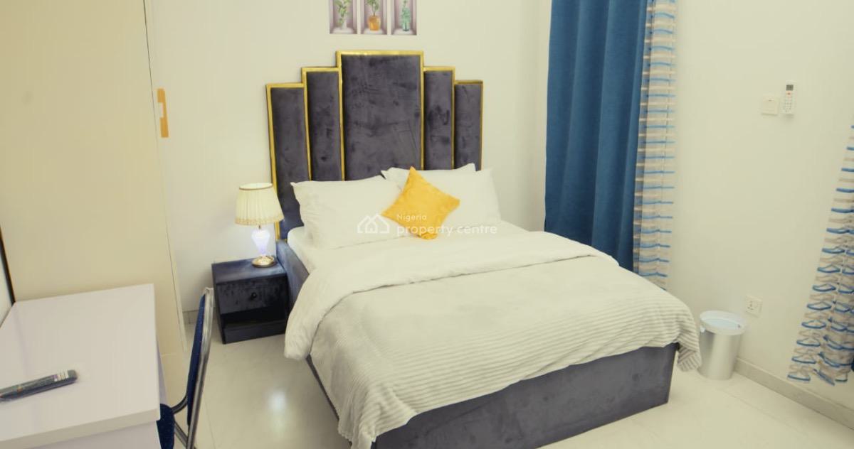 2/3 Bedroom Apartment with Snooker and Ps5, in Lord Jesus Estate, Right Next to Glowfield Schools Along Chevron Al, Lekki Expressway, Lekki, Lagos, Terraced Bungalow Short Let