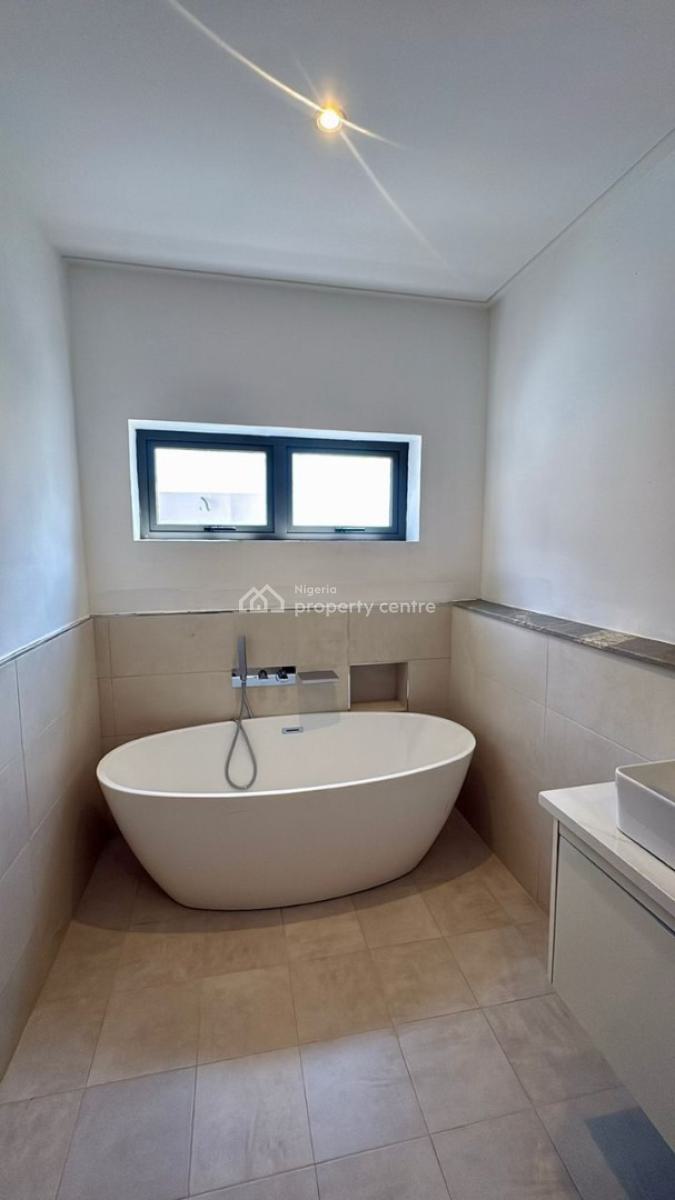 Exquisitely Built 5 Bedroom Semi Detached Duplex, Kolapo Ishola Gra, Ibadan, Oyo, Semi-detached Duplex for Sale