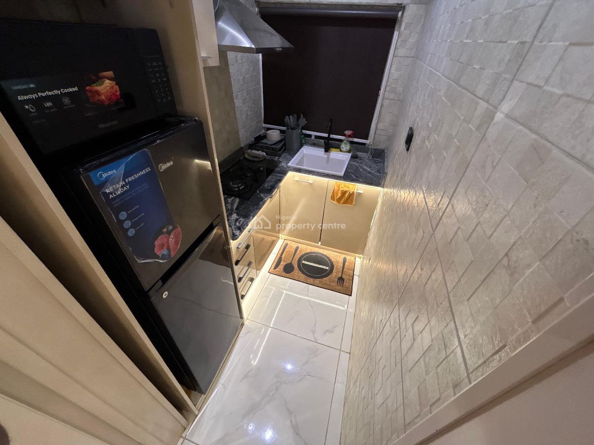 Luxury 1 Bedroom Apartment with Pool and Gym, Phase 1, Lekki, Lagos, Mini Flat (room and Parlour) Short Let