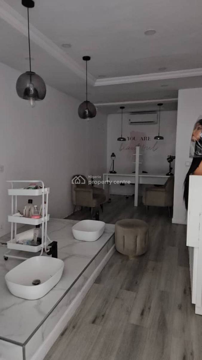 Commercial/residential 3 Bedroom Duplex, Lekki Phase 1, Lekki, Lagos, Terraced Duplex for Rent