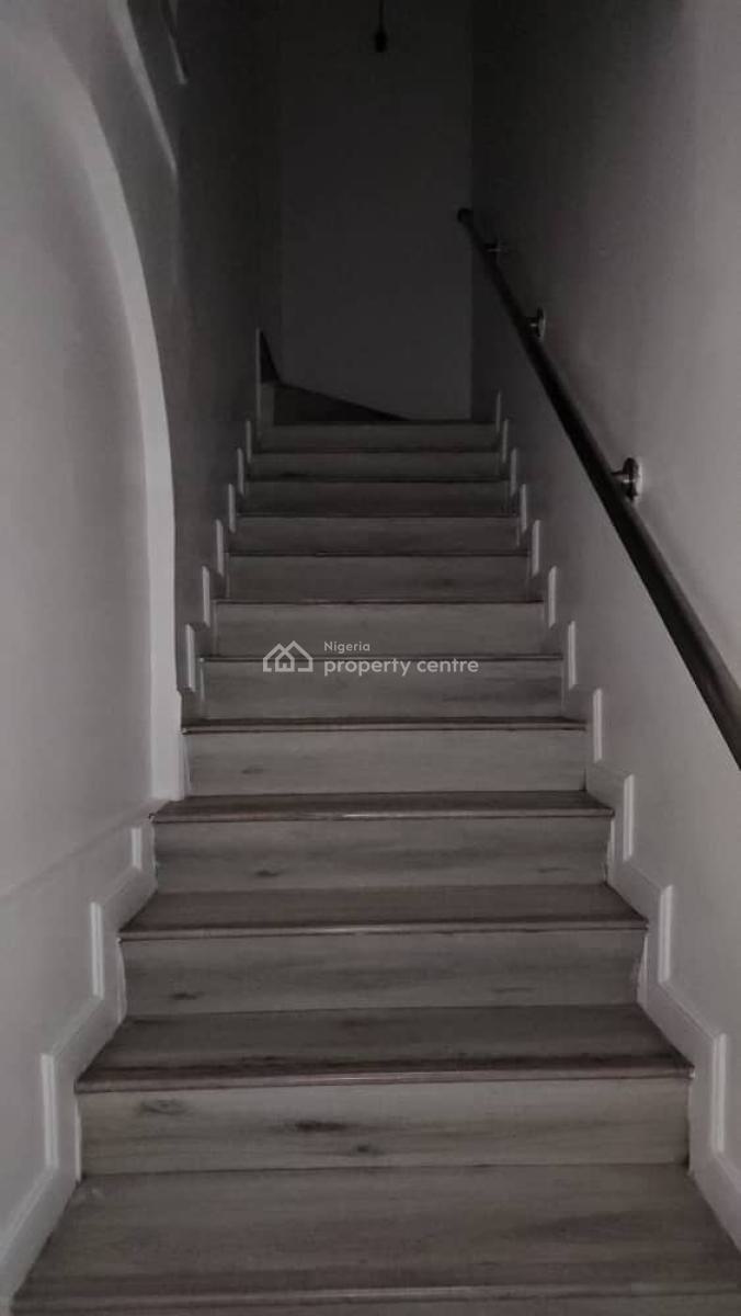 Commercial/residential 3 Bedroom Duplex, Lekki Phase 1, Lekki, Lagos, Terraced Duplex for Rent