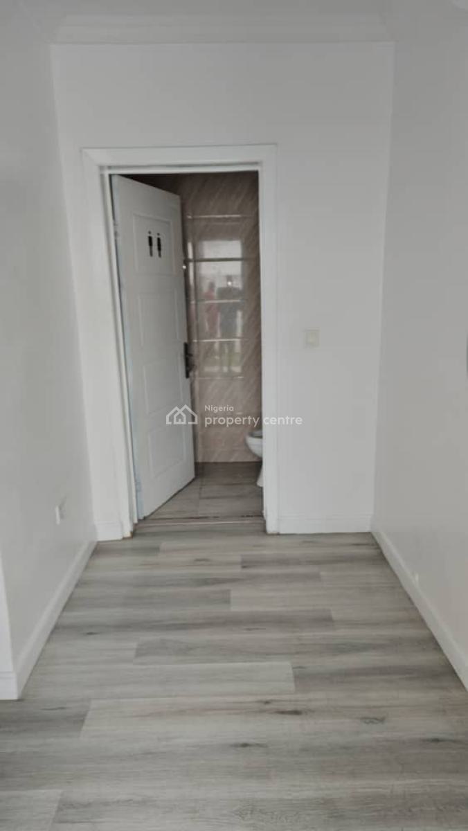 Commercial/residential 3 Bedroom Duplex, Lekki Phase 1, Lekki, Lagos, Terraced Duplex for Rent