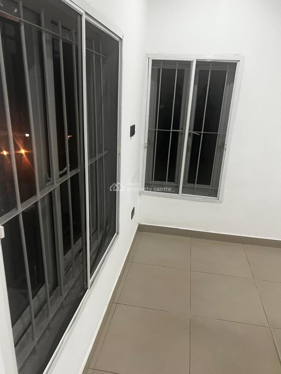 4bedroom Semi Detached House Facing The Road, Osapa London, Lekki, Lagos, Office Space for Rent