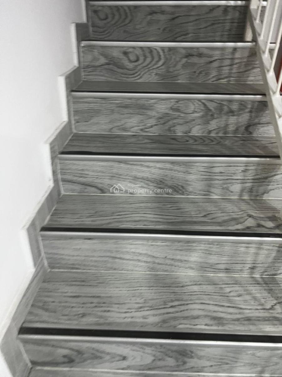 4bedroom Semi Detached House Facing The Road, Osapa London, Lekki, Lagos, Office Space for Rent