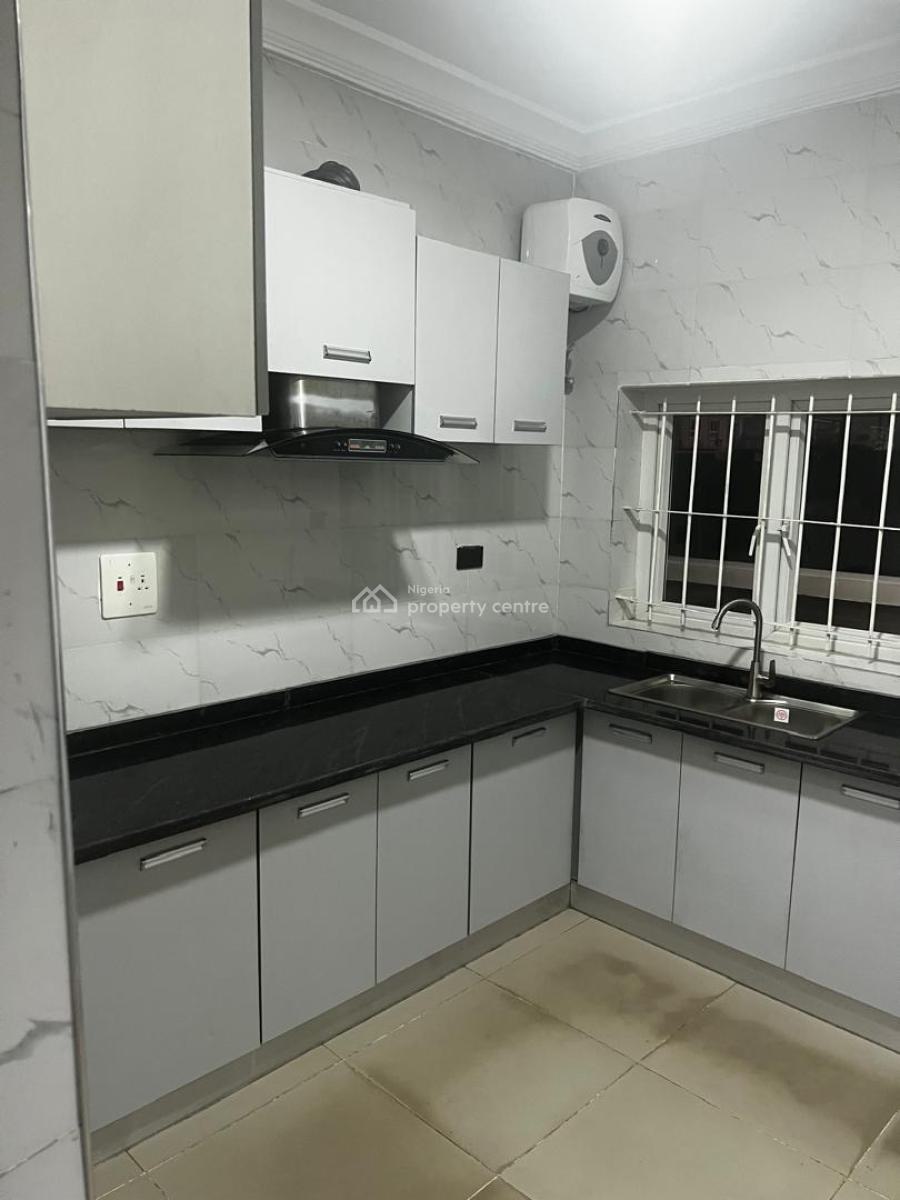 4bedroom Semi Detached House Facing The Road, Osapa London, Lekki, Lagos, Office Space for Rent