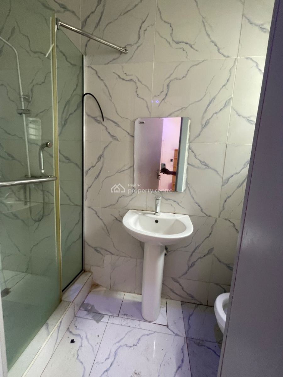 Mini Flat Well Converted in a Shared Apartment Upstairs, Orchid Estate, Lekki, Lagos, Mini Flat (room and Parlour) for Rent