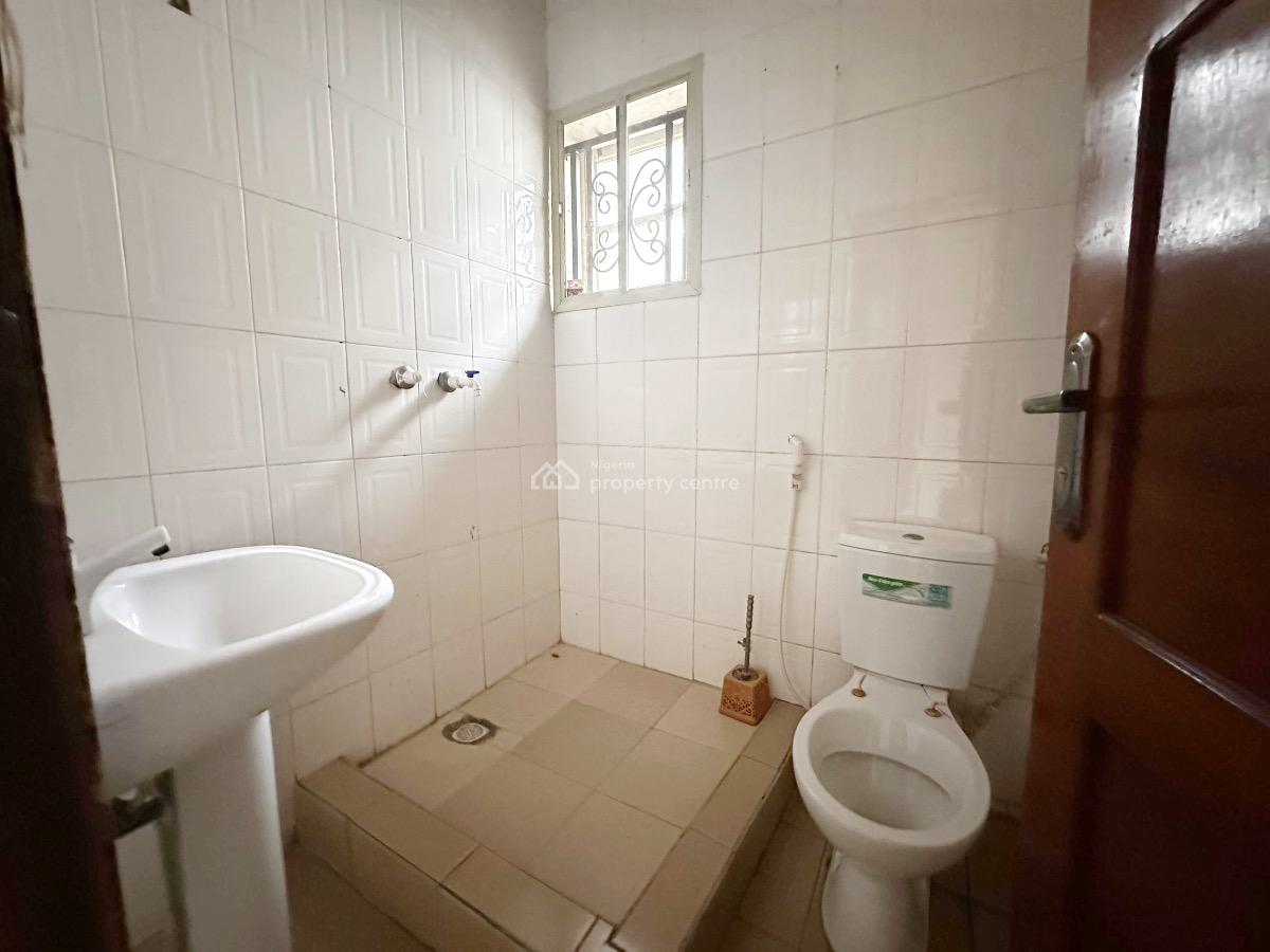 Luxury 3 Bedroom Apartment, Gra Phase 1, Magodo, Lagos, Flat / Apartment for Rent