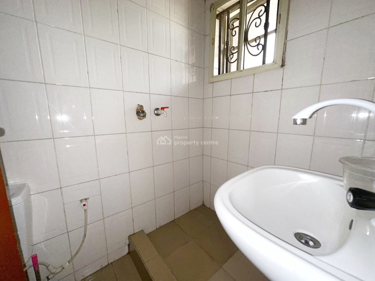 Luxury 3 Bedroom Apartment, Gra Phase 1, Magodo, Lagos, Flat / Apartment for Rent