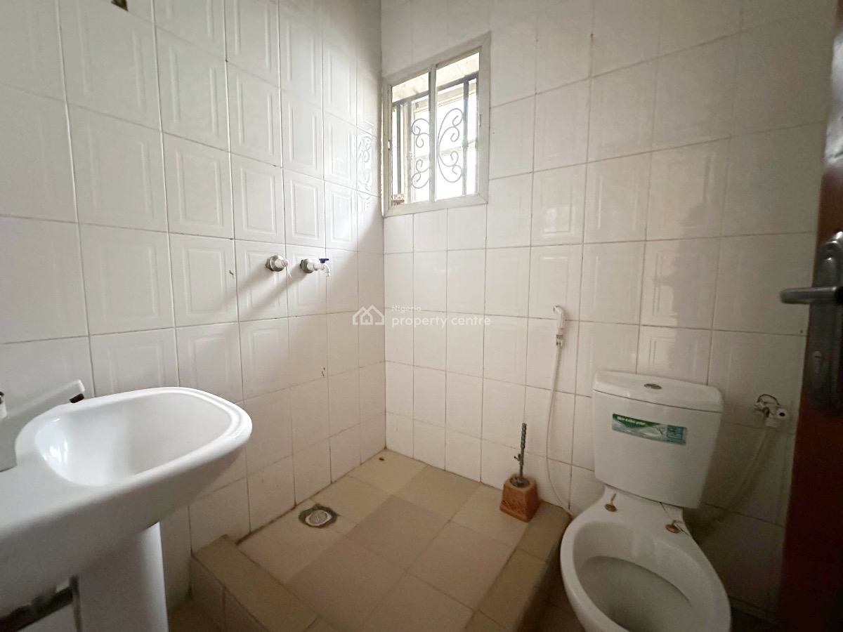 Luxury 3 Bedroom Apartment, Gra Phase 1, Magodo, Lagos, Flat / Apartment for Rent