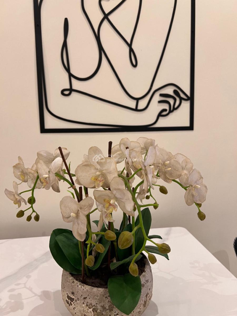 Cozy 3 Bedrooms Apartment in an Estate, Ologolo, Lekki, Lagos, Flat / Apartment Short Let