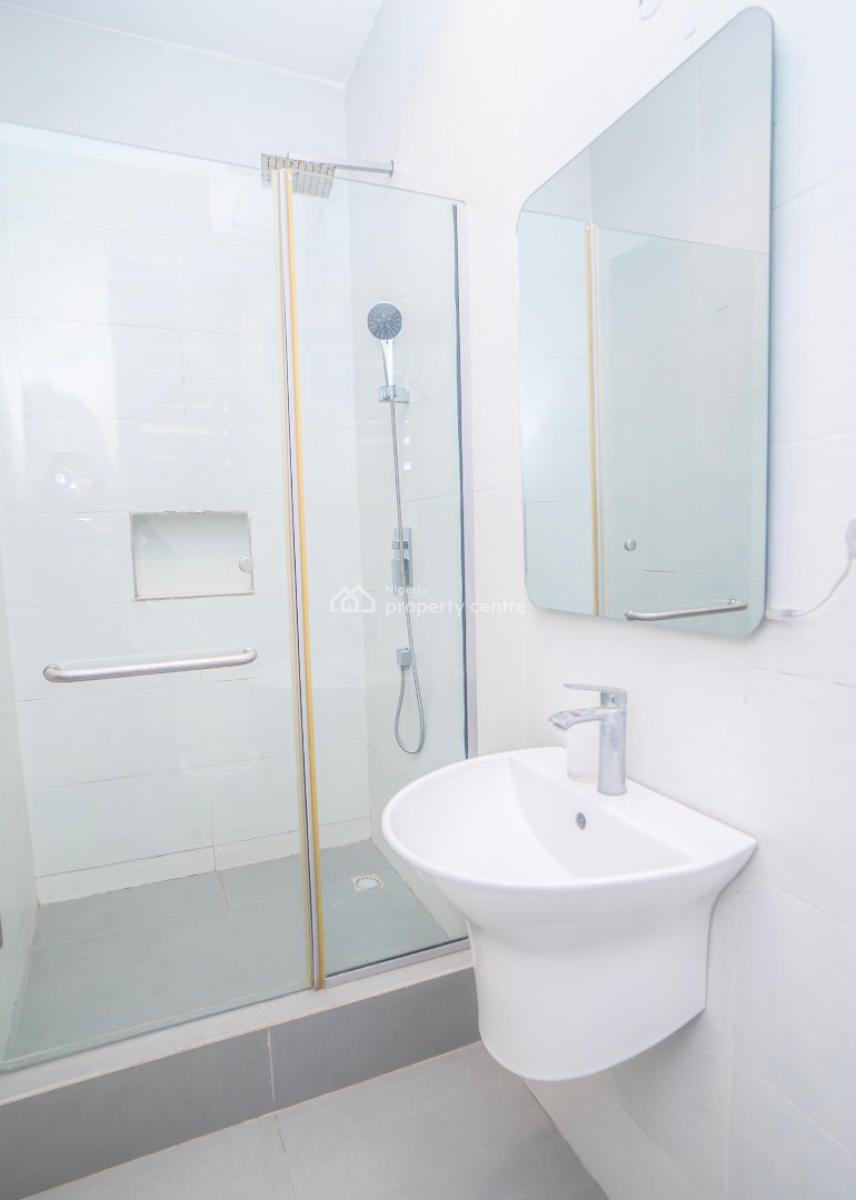 Cozy 3 Bedrooms Apartment in an Estate, Ologolo, Lekki, Lagos, Flat / Apartment Short Let