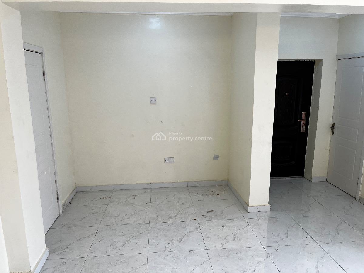 Newly Built and Semi Furnished 3-bedroom Apartment., Musiliu Smith Street, Adekunle, Yaba, Lagos, Flat / Apartment for Rent