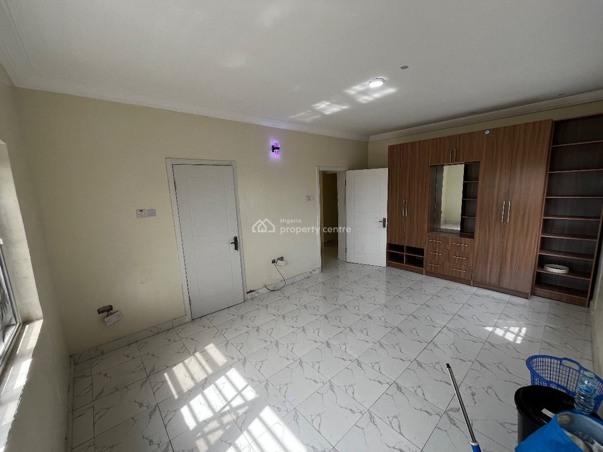 Newly Built and Semi Furnished 3-bedroom Apartment., Musiliu Smith Street, Adekunle, Yaba, Lagos, Flat / Apartment for Rent