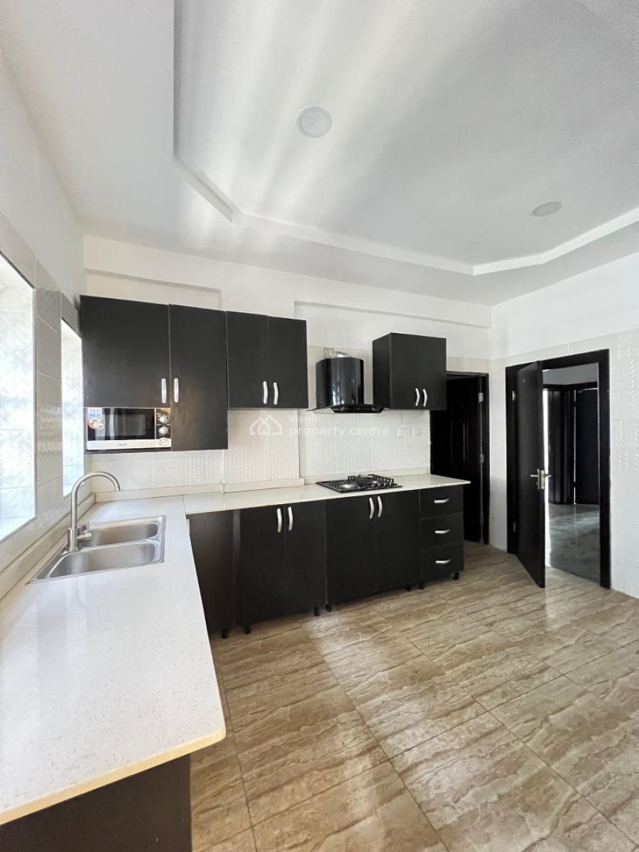 Well Built 3 Bedroom Apartment with a Bq in a Gated Secured Estate, Lekki Phase 1, Lekki, Lagos, Flat / Apartment for Sale