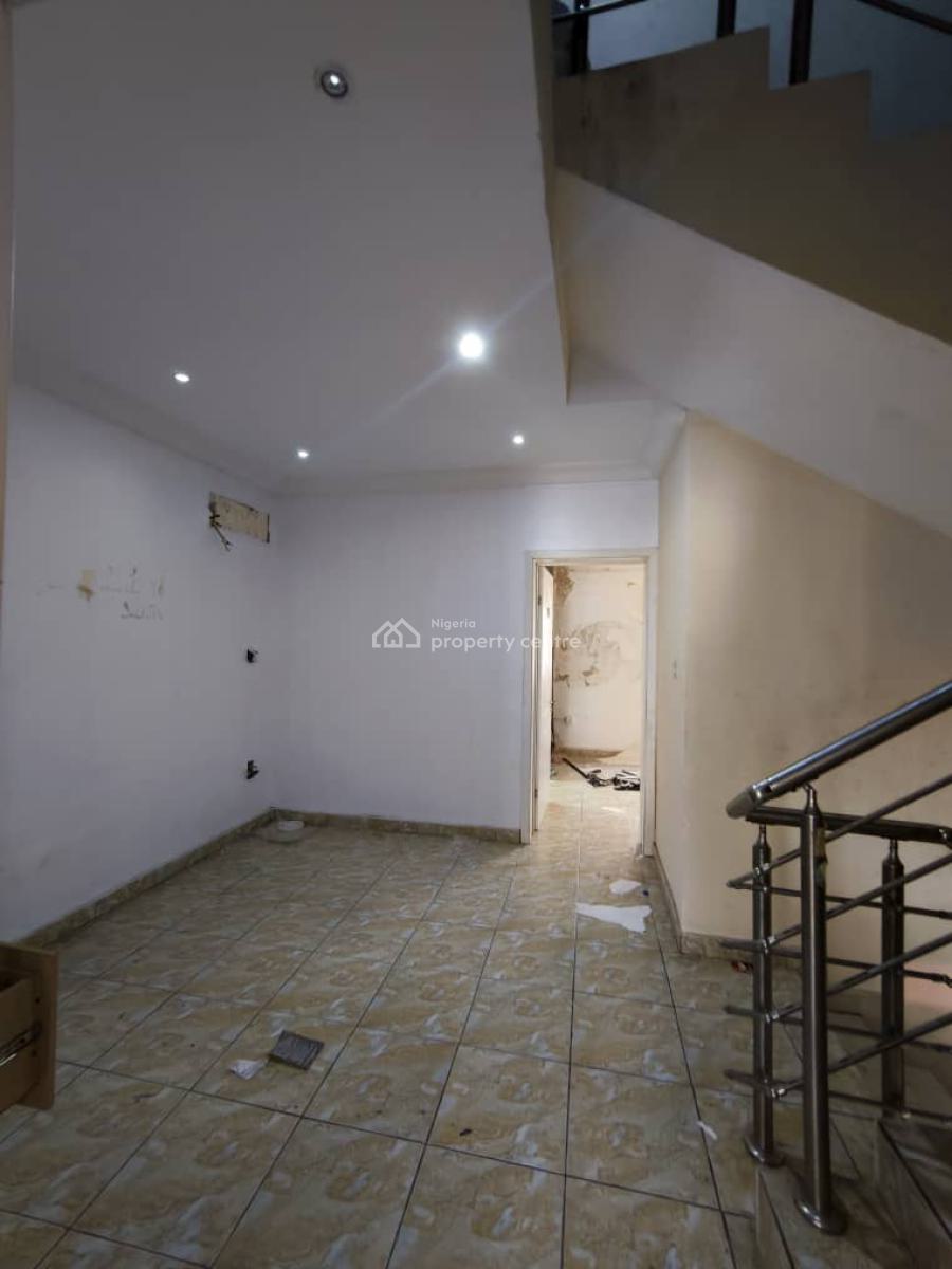 a Spacious 4-bedroom Terrace with Bq, Chevron Drive, Lekki, Lagos, House for Rent