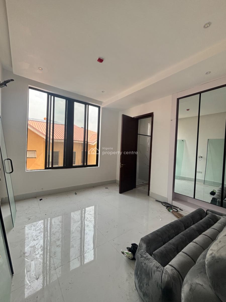 Luxury 3 Bedroom Apartment with a Bq, Pool and Gym, Lekki Phase 1, Lekki, Lagos, Flat / Apartment for Rent