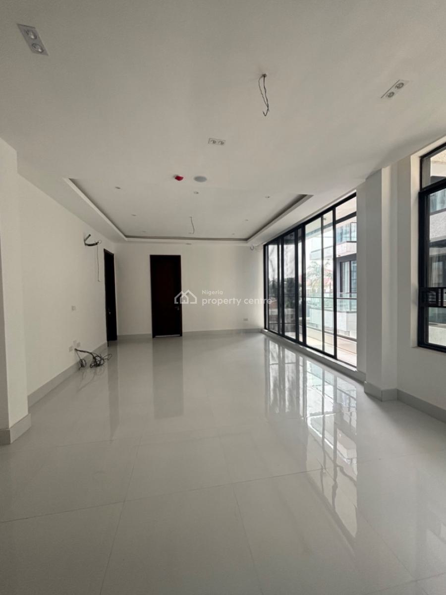 Luxury 3 Bedroom Apartment with a Bq, Pool and Gym, Lekki Phase 1, Lekki, Lagos, Flat / Apartment for Rent