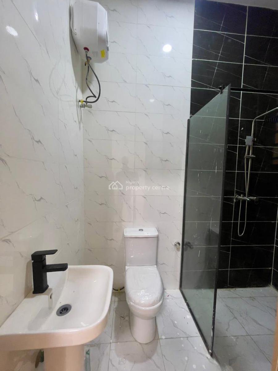 ️ *perfectly Carved Luxury 2 Bed Apartment with Swimming Pool and Gym, Ologolo, Lekki, Lagos, Block of Flats for Sale