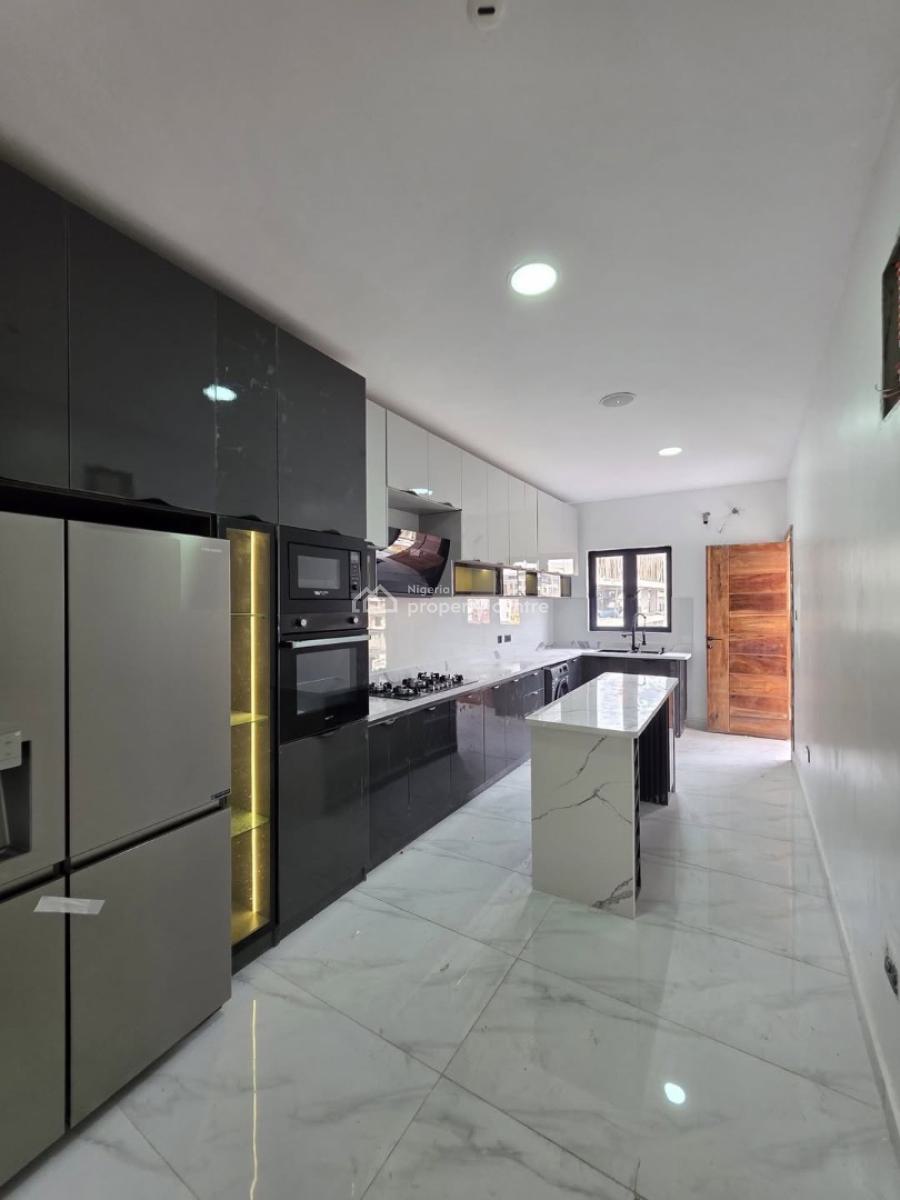 2bedroom Apartment with Bq in Lekki Phase 1, Lekki Phase 1, Lekki, Lagos, Block of Flats for Sale