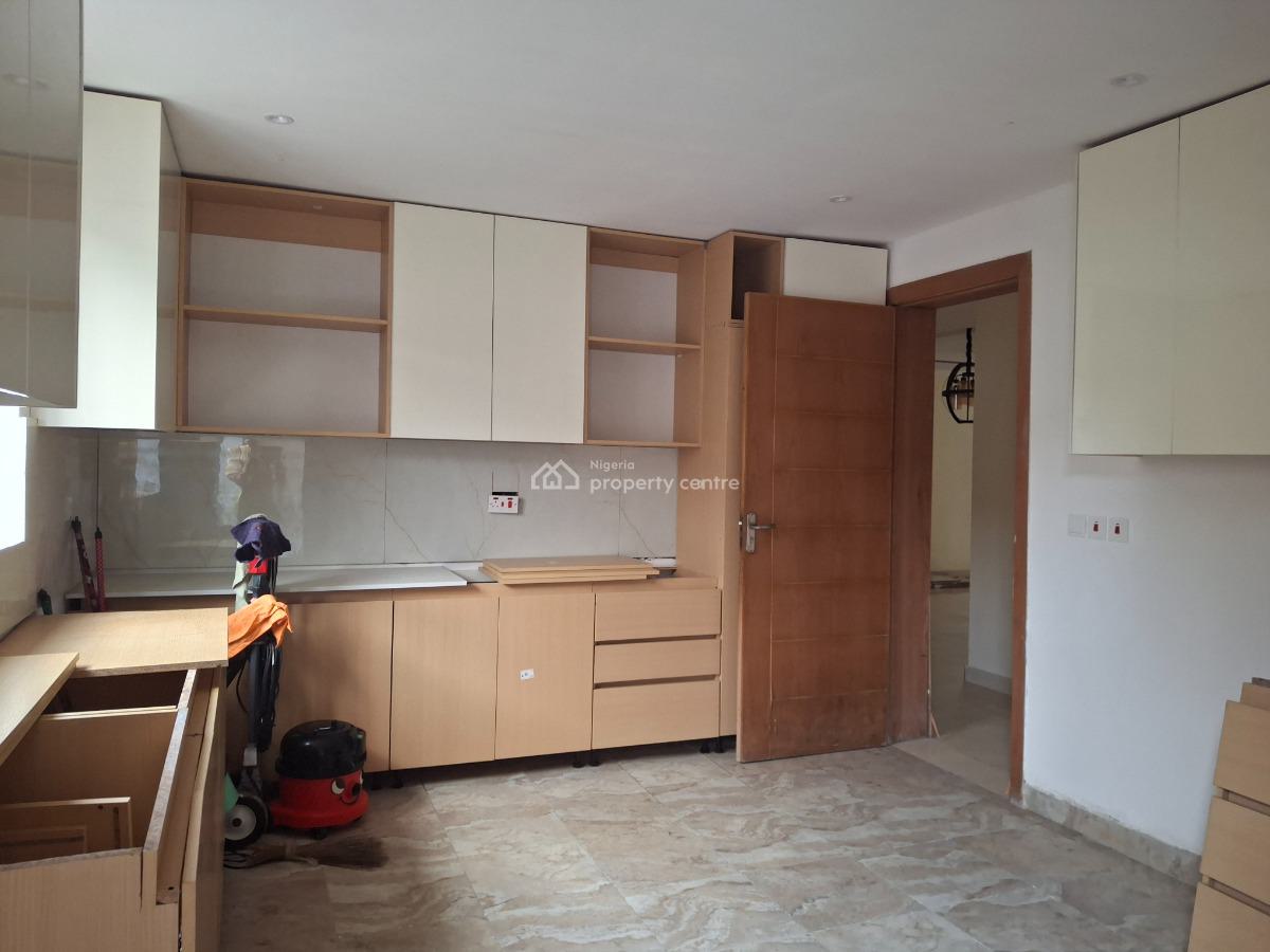 Spacious 3 Bedroom Ground Floor Apartment, Falomo, Ikoyi, Lagos, Flat / Apartment for Rent