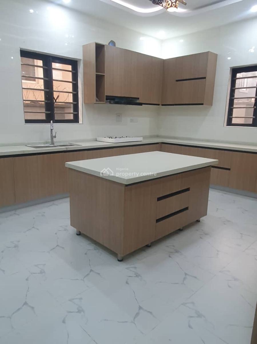 5bedroom Detached House, Magodo Phase 2 Estate, Gra Phase 2, Magodo, Lagos, Detached Duplex for Sale