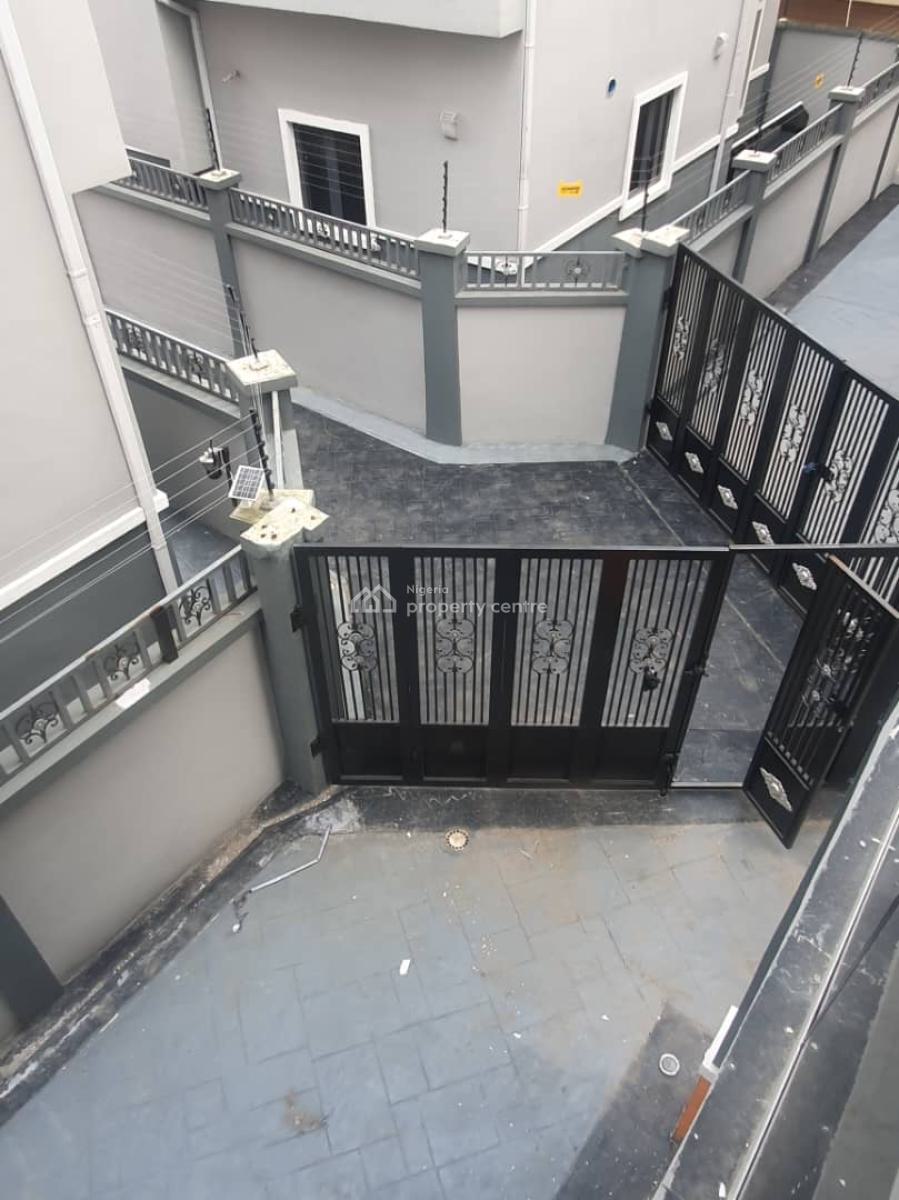 5bedroom Detached House, Magodo Phase 2 Estate, Gra Phase 2, Magodo, Lagos, Detached Duplex for Sale