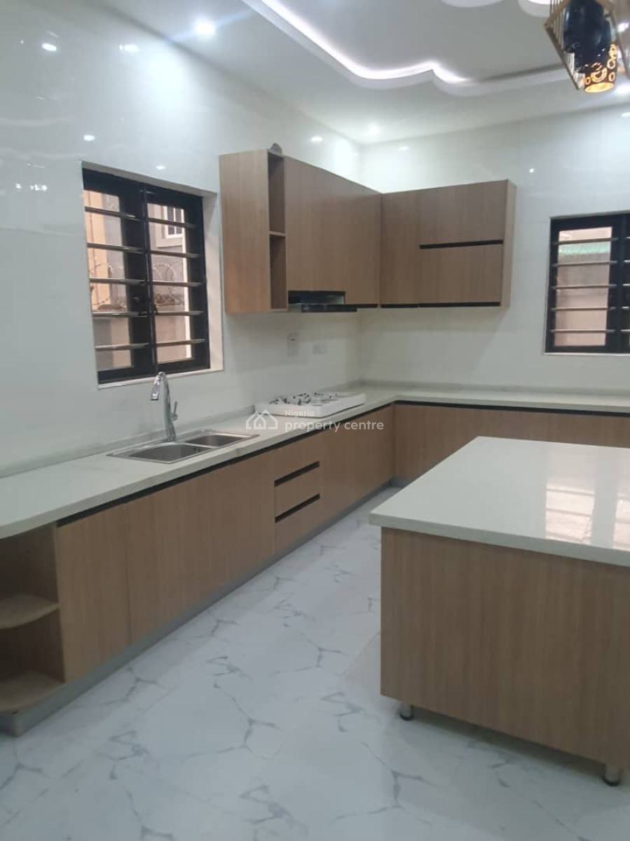 5bedroom Detached House, Magodo Phase 2 Estate, Gra Phase 2, Magodo, Lagos, Detached Duplex for Sale