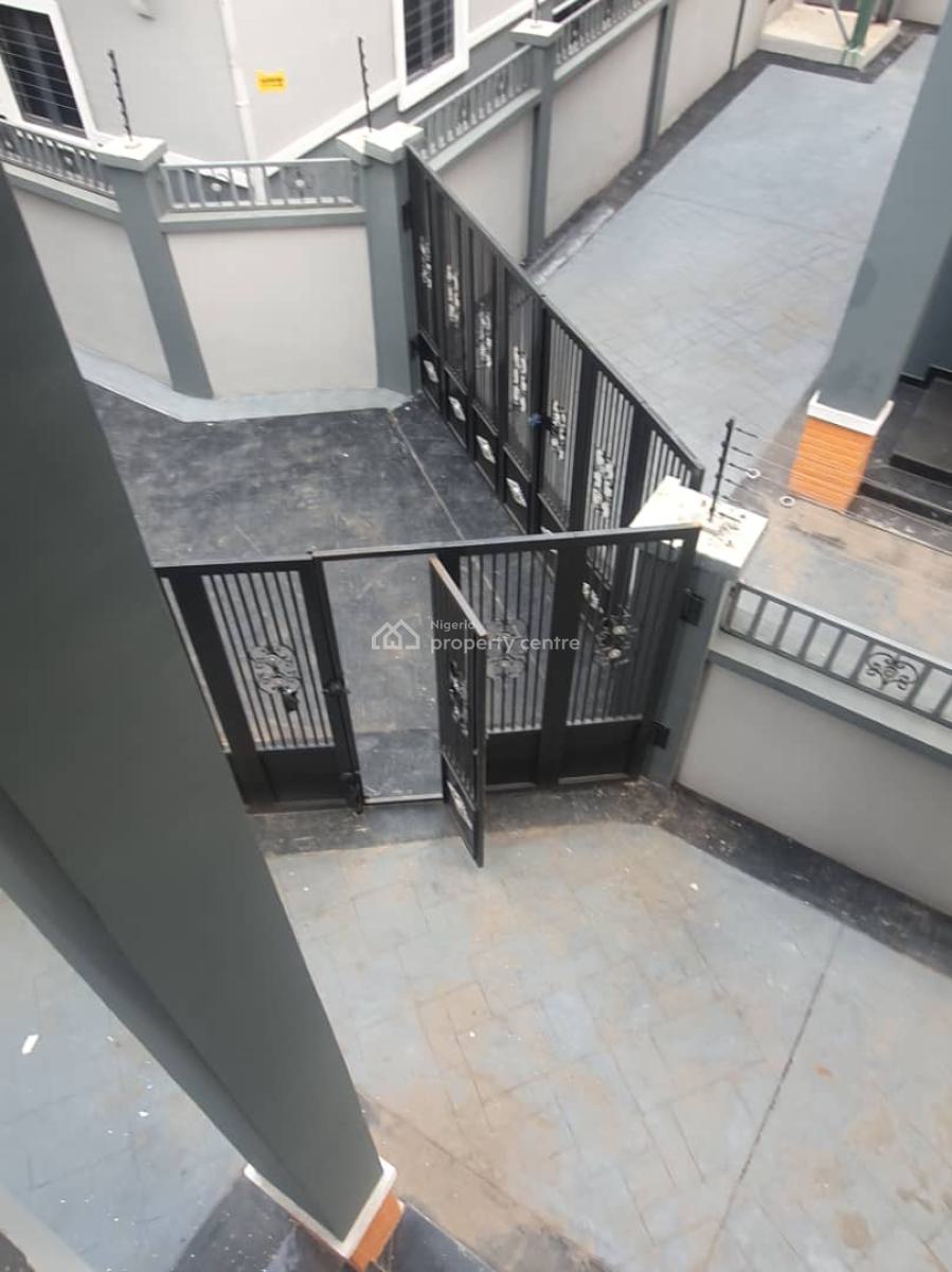 5bedroom Detached House, Magodo Phase 2 Estate, Gra Phase 2, Magodo, Lagos, Detached Duplex for Sale