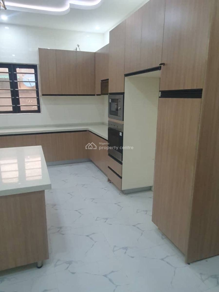 5bedroom Detached House, Magodo Phase 2 Estate, Gra Phase 2, Magodo, Lagos, Detached Duplex for Sale