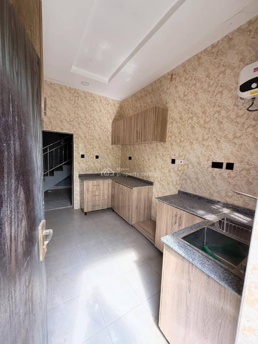 Very Spacious, Well Finished 3 Bedroom Flat with a Guest Toilet, Wuye, Abuja, Flat / Apartment for Rent