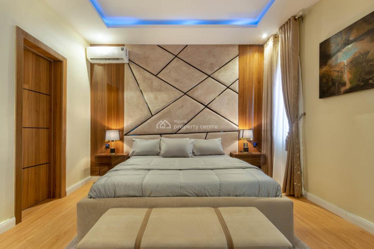 3 Bedroom Luxurious Penthouse Apartment, Off Admiralty, Lekki Phase 1, Lekki, Lagos, Flat / Apartment Short Let